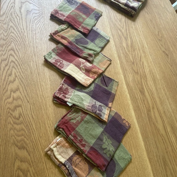 Plaid Fall Table Linens Set - Picture 4 of 6